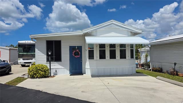 1674 UNIVERSITY PKWY LOT 129 photo