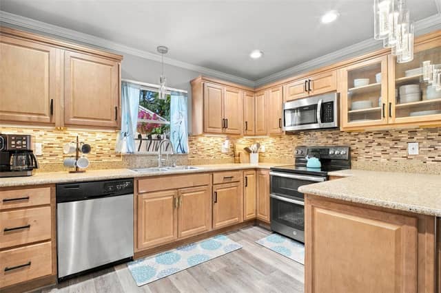 717 CAROLINA AVE photo