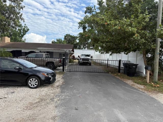 4106 W SOUTH AVE photo
