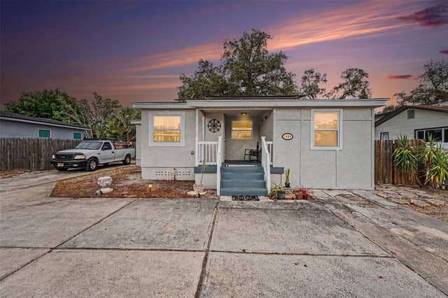 1464 DRUID RD E photo