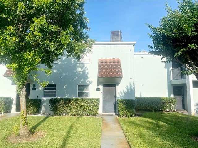 2864 SOMERSET PARK DR #2864 photo