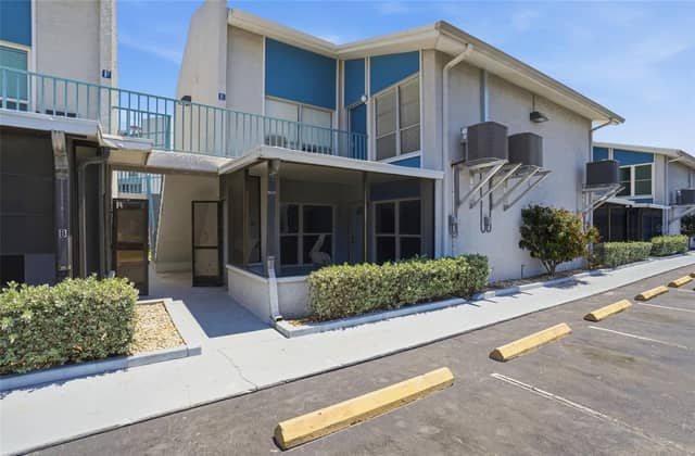 155 MEDALLION BLVD #E photo