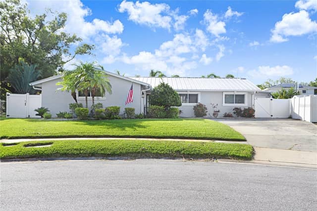 8404 BLACKSTONE CT photo