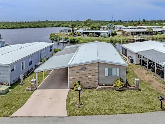 132 MARTINIQUE RD photo