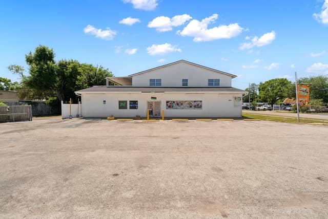 4624 N HUBERT AVE photo