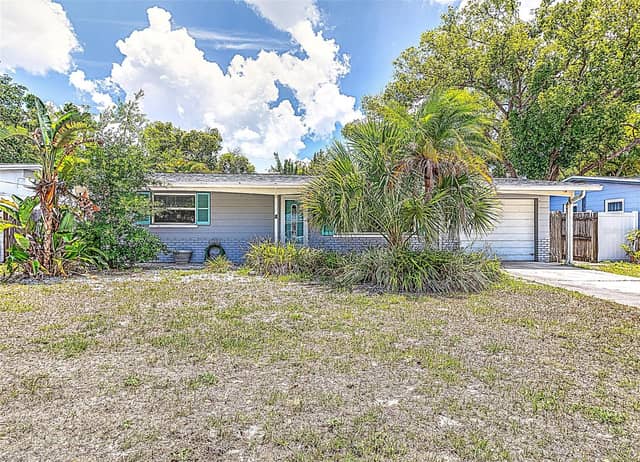 831 LAKESIDE DR photo