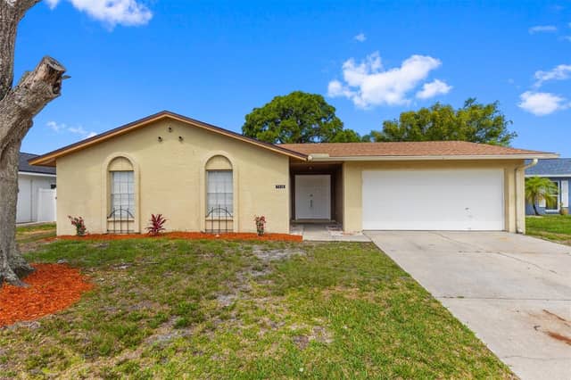 7516 ARMAND CIR photo