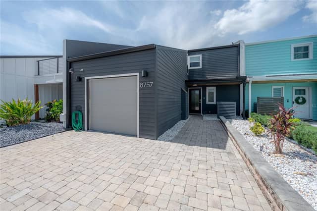 8757 BAY POINTE DR photo