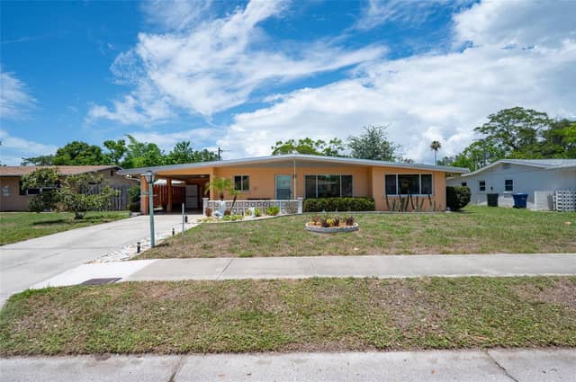 2215 GROVE ST photo