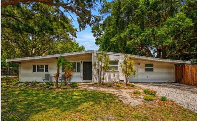 4437 W BAY AVE photo