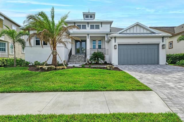 8211 37TH AVENUE CIR W photo