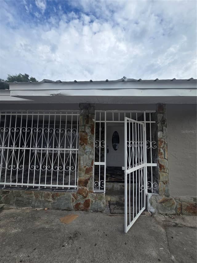 3905 E OSBORNE AVE photo