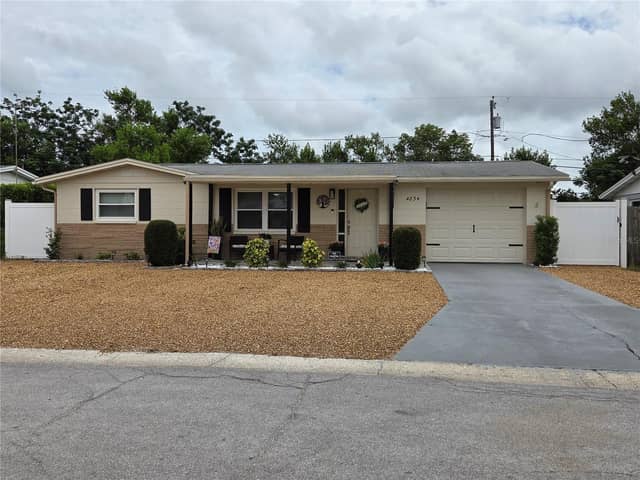 4834 GASLIGHT AVE photo