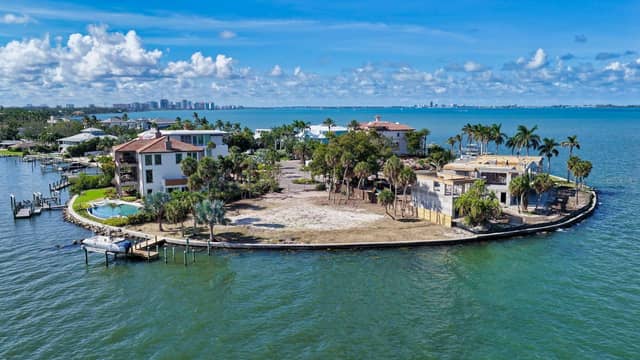 305 S SHORE DR S photo