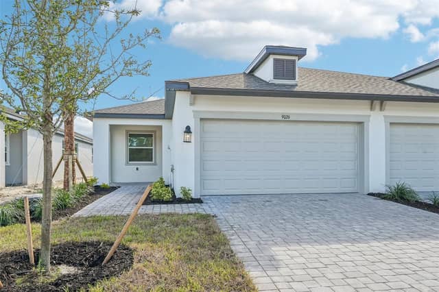 9026 LEEWARD DR photo