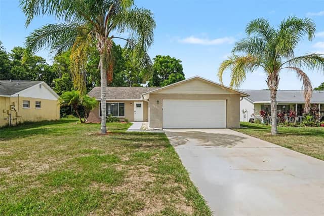 6822 LASSEN AVE photo