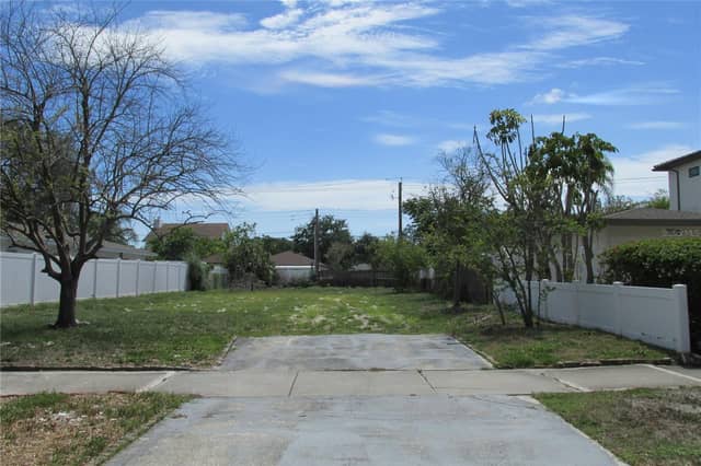508 E DAVIS BLVD photo