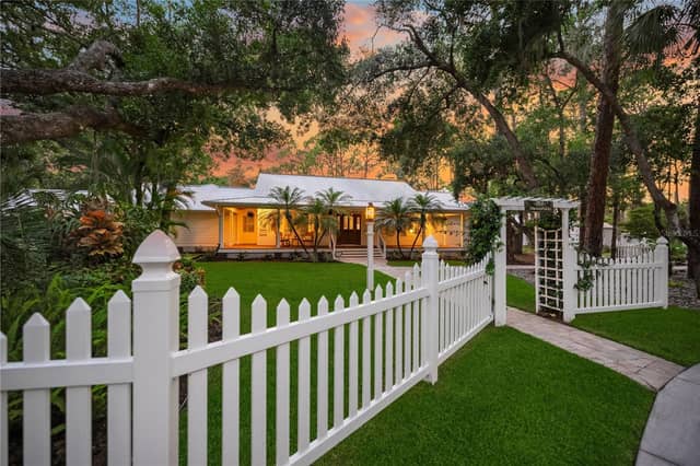 2810 SARASOTA GOLF CLUB BLVD photo