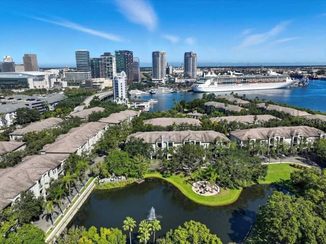 716 PROMENADE PL photo