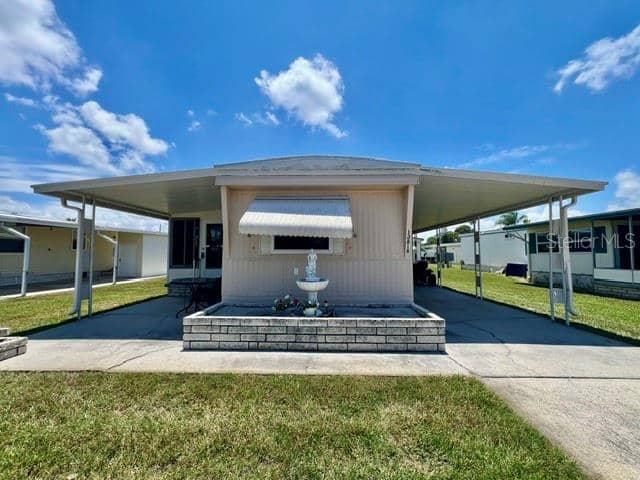 10818 FREEDOM DR photo