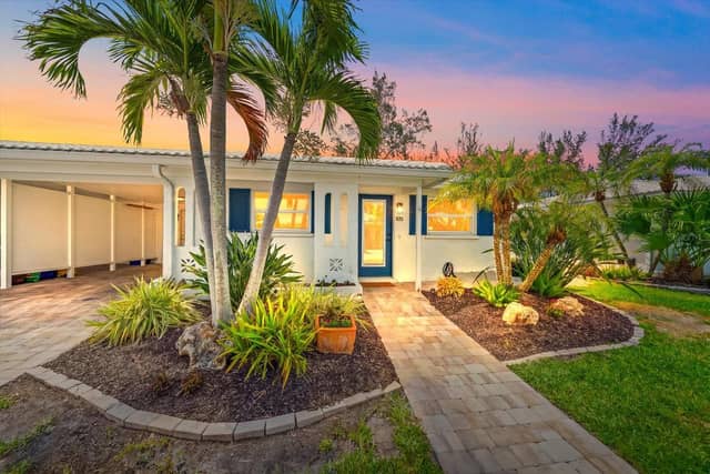 578 SPANISH DR S photo