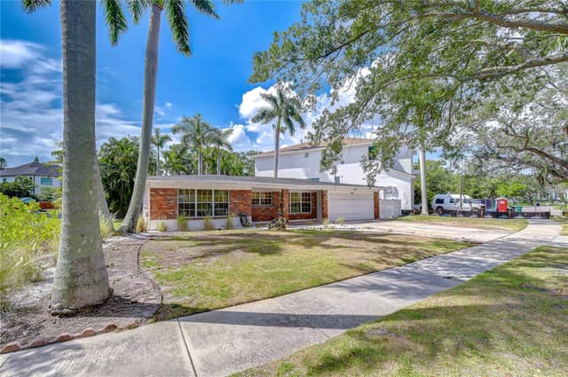 5006 W DICKENS AVE photo