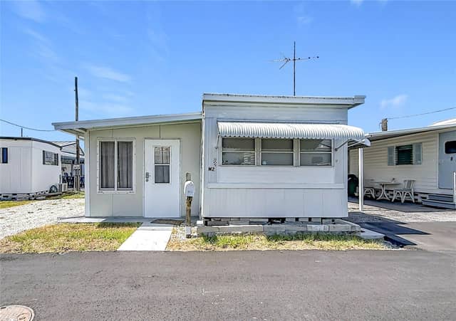 12674 SEMINOLE BLVD #M2 photo