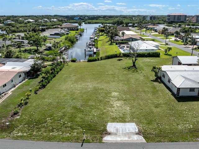 458 N SHORE DR photo