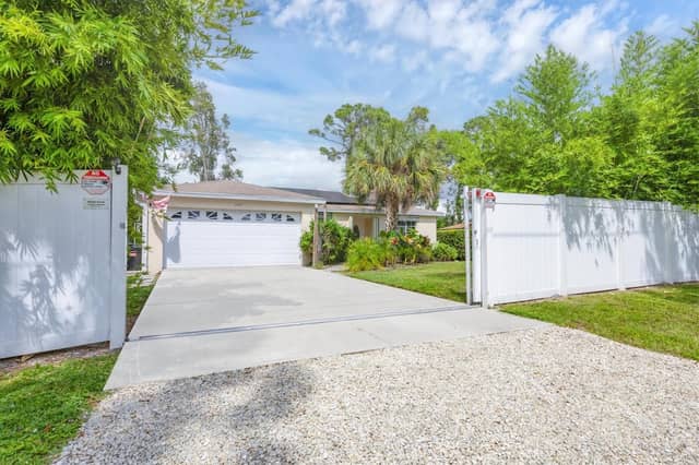 2445 APACHE ST photo