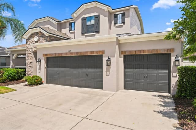 1120 MAZA PL photo