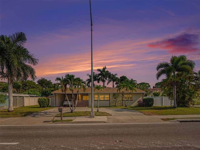 3103 BAYSHORE GARDENS PKWY photo