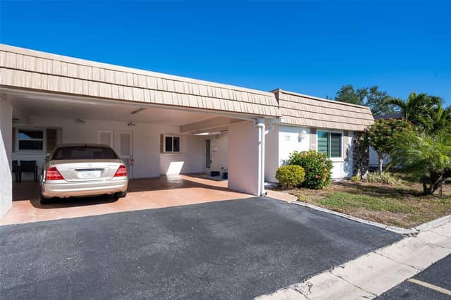 2305 RIVERBLUFF PKWY #V256 photo