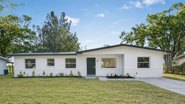 413 COUNTRY CLUB DR photo