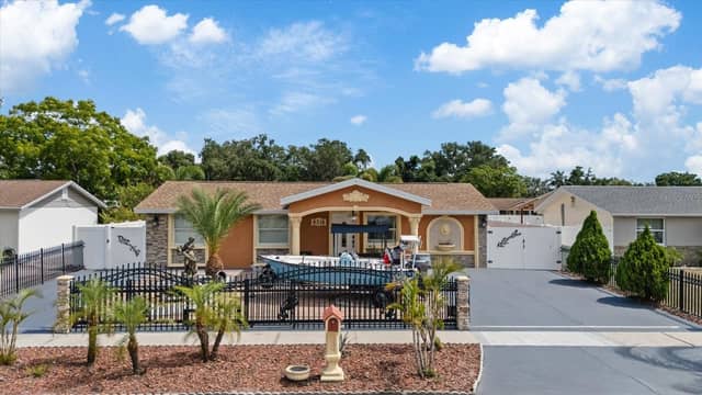 8318 DRYCREEK DR photo