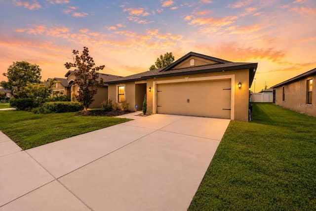 621 CHATHAM WALK DR photo