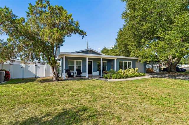 10748 VILLAGE GREEN AVE photo