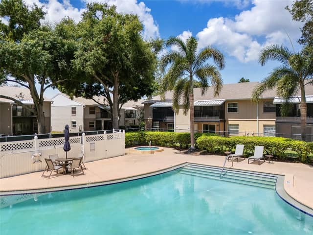 3812 N OAK DR #M72 photo