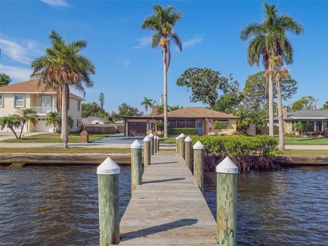 2410 RIVERSIDE DR E photo