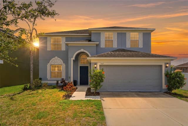 909 MEADOW GLADE DR photo