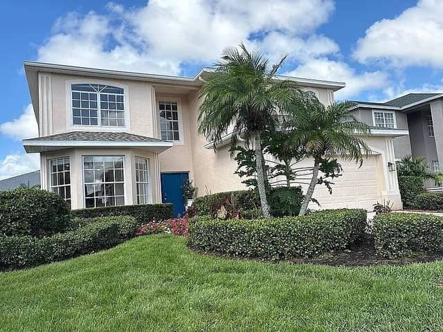 7462 FEATHERSTONE BLVD photo