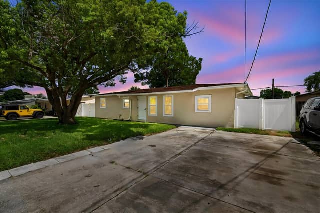 4417 W FAIRVIEW HTS photo