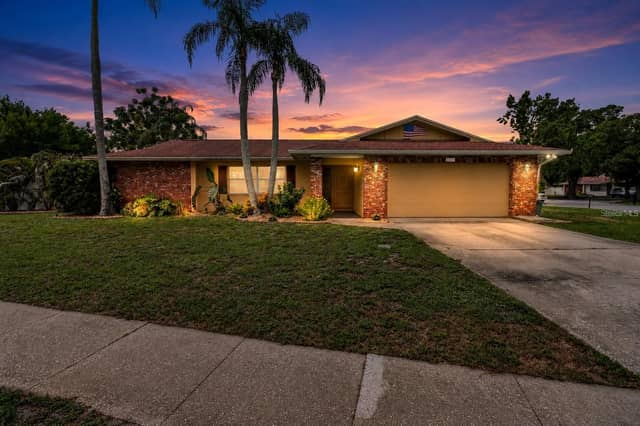 2221 COLONIAL DR photo