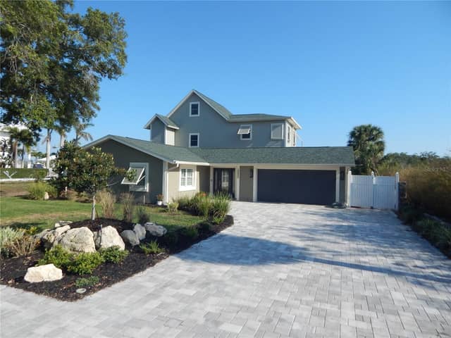 8025 ISLAND DR photo