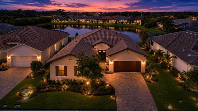 7712 SANDHILL LAKE DR photo