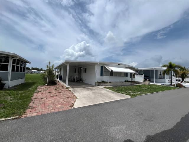 900 JOLANDA CIR photo