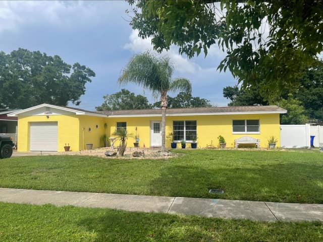 331 SHORE DR E photo