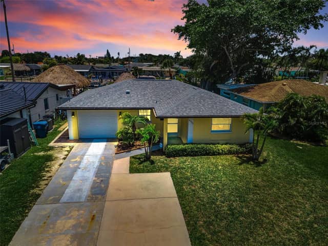 4946 BLUE HERON DR photo