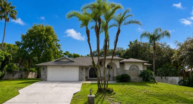 18608 AUTUMN LAKE BLVD photo