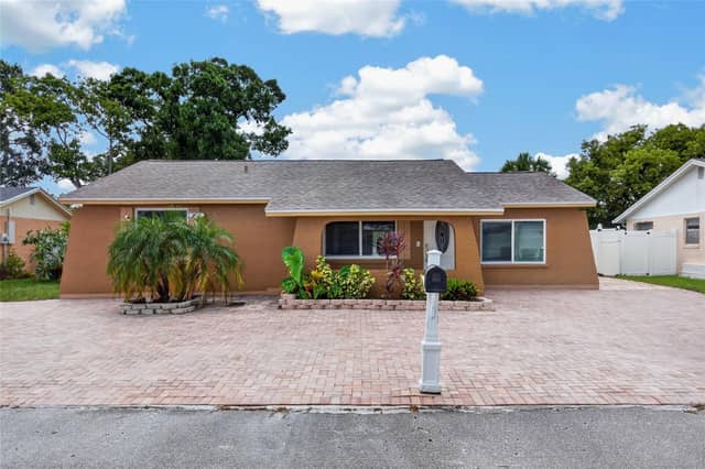 6711 GLEN FOREST CT photo