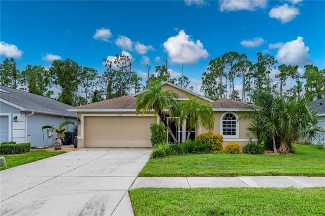 1611 SCARLETT AVE photo